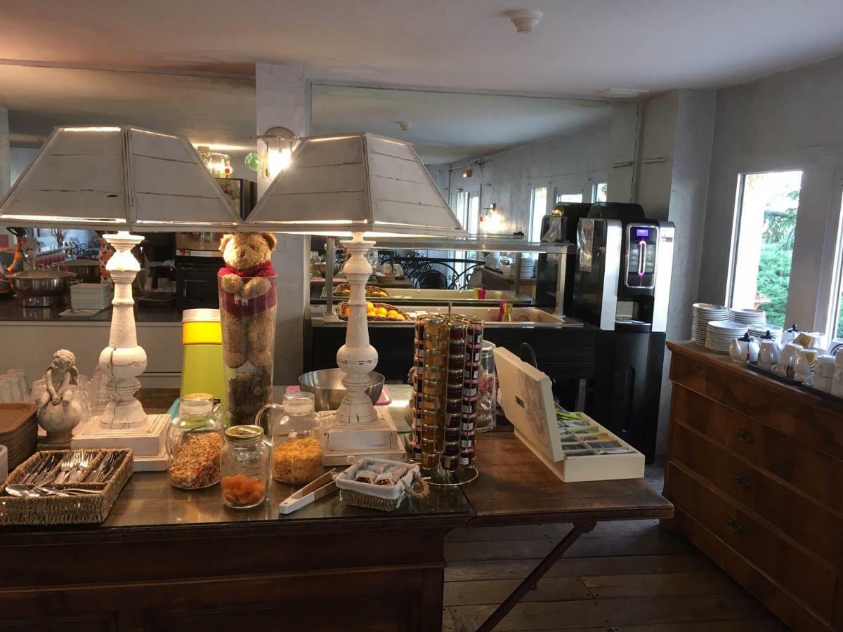 La Roseliere Hotell Saint-Quentin-Fallavier Eksteriør bilde